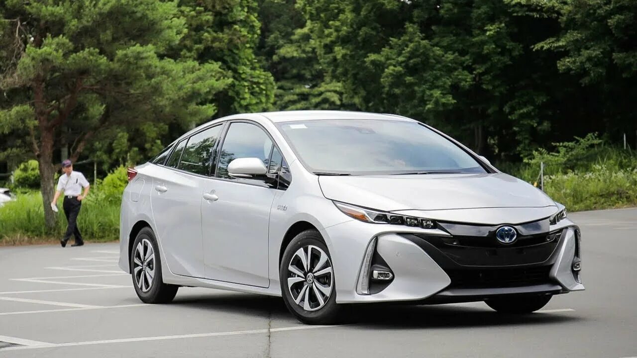 Toyota Prius 2017. Toyota Prius Hybrid 2017. Тойота Приус Прайм гибрид. Toyota Prius PHV Hybrid 2017. Toyota 2017 купить