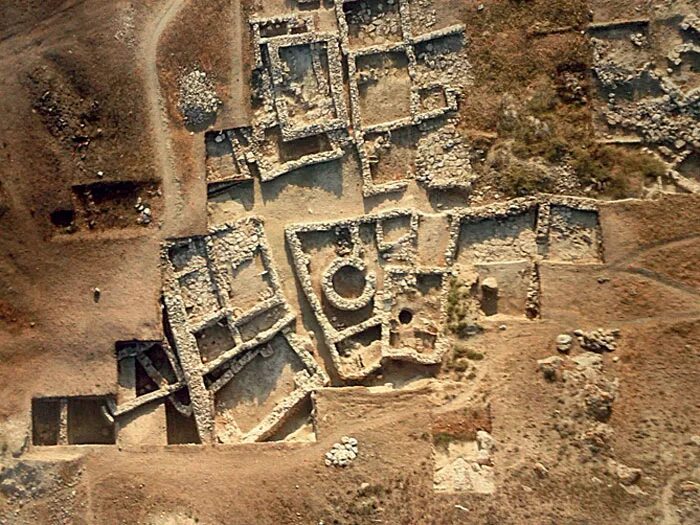 Памятники археологии мезолита. Раскопки поселения. Археологический памятник-поселение усть-сема. Раскопки поселения. Храм, раскопанный на таманском полуострове.