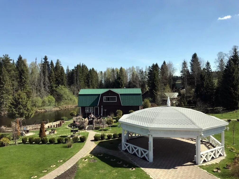 Резиденция комела вологда. Резиденция комела вологда. Вологда резиденция. Комёла база отдыха вологда. Турбаза комела вологда.