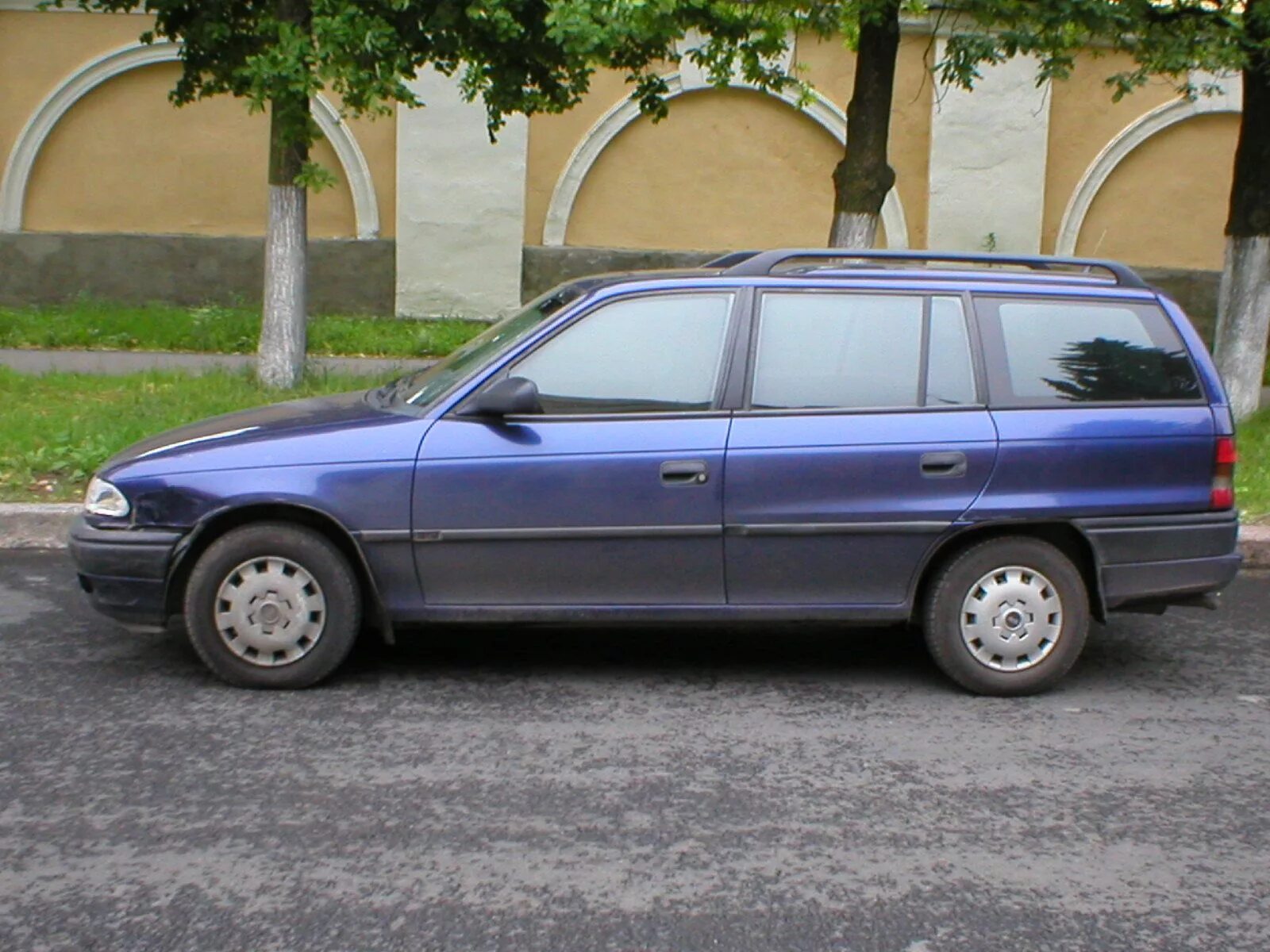 Opel Astra 1995 универсал. Opel Astra f 1995 универсал.