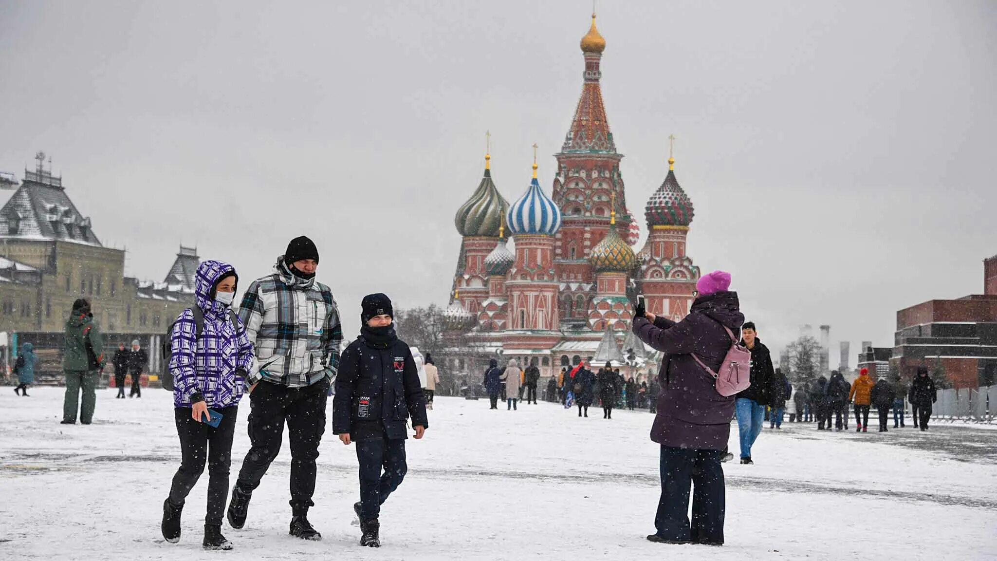 Ноября москва какое будет. Первый снег в Москве 2021. Москва в середине ноября. Когда в Москве в 2021 снег выпал. Фото первого снега в Москве сегодня.