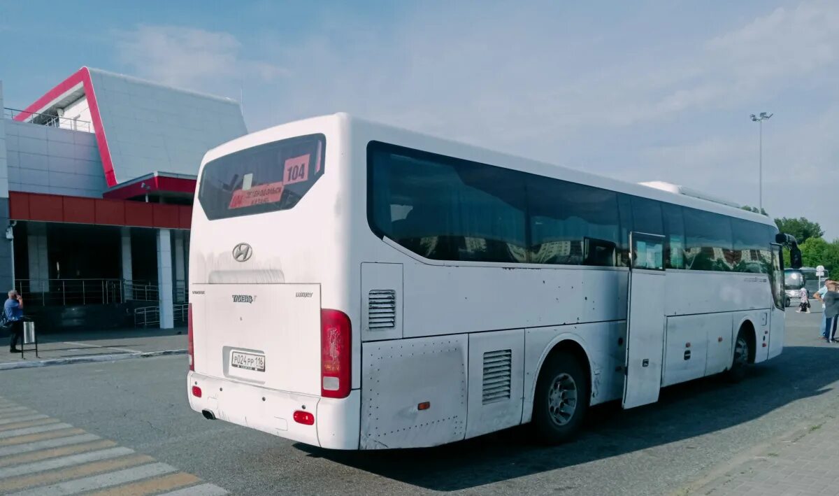 Автобус Hyundai Universe Space Luxury. Hyundai Universe Татарстан. Автобус Hyundai Universe Space Luxury красный. НЕФАЗ р297рр 116. Иванова казань автобус