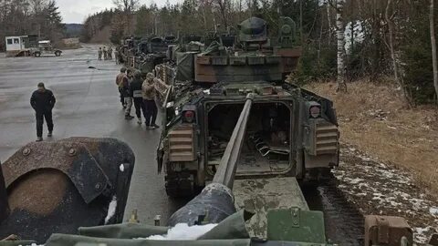 Брэдли против бтр видео