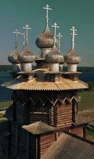 Церкви и колокольня на острове кижи