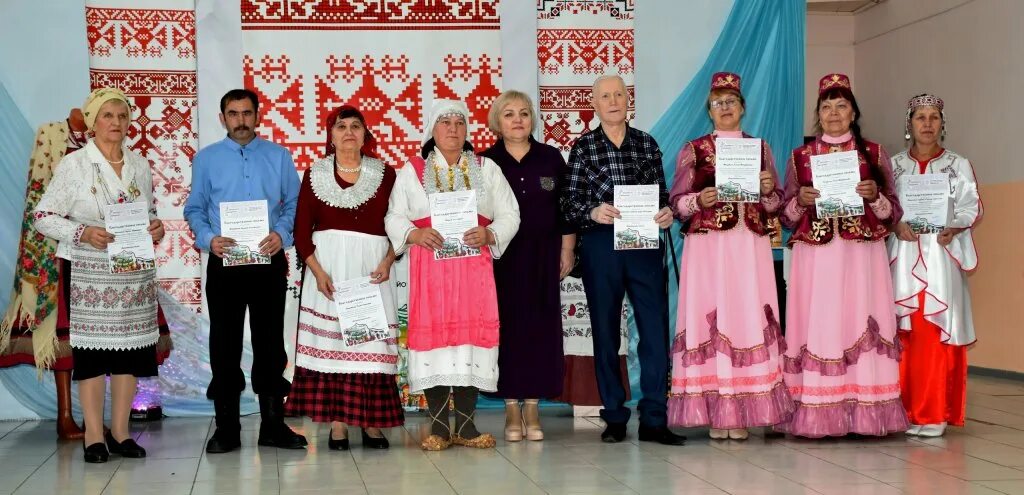Традиционная семья. Фестиваль семей национальных культур. Ярмарка в луганске 2022 в октябре. Абан культура. Дом культуры малый барханчак.