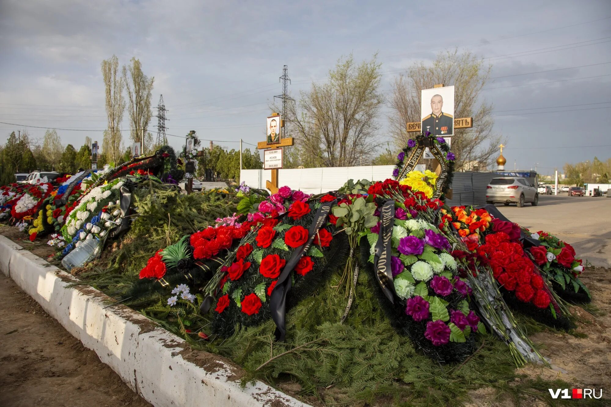 Похороненные в волгограде. В Аксае простились с погибшим. В Волгограде простились с погибшими на Украине.