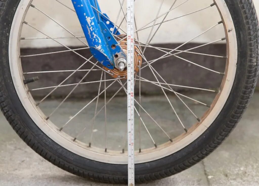 Разница колес велосипеда. Диаметр 26 колеса велосипеда. Колесо велосипеда 623 мм дюймы. 26 Дюймов в см колесо велосипеда. Диаметр колеса 470 мм для велосипеда.