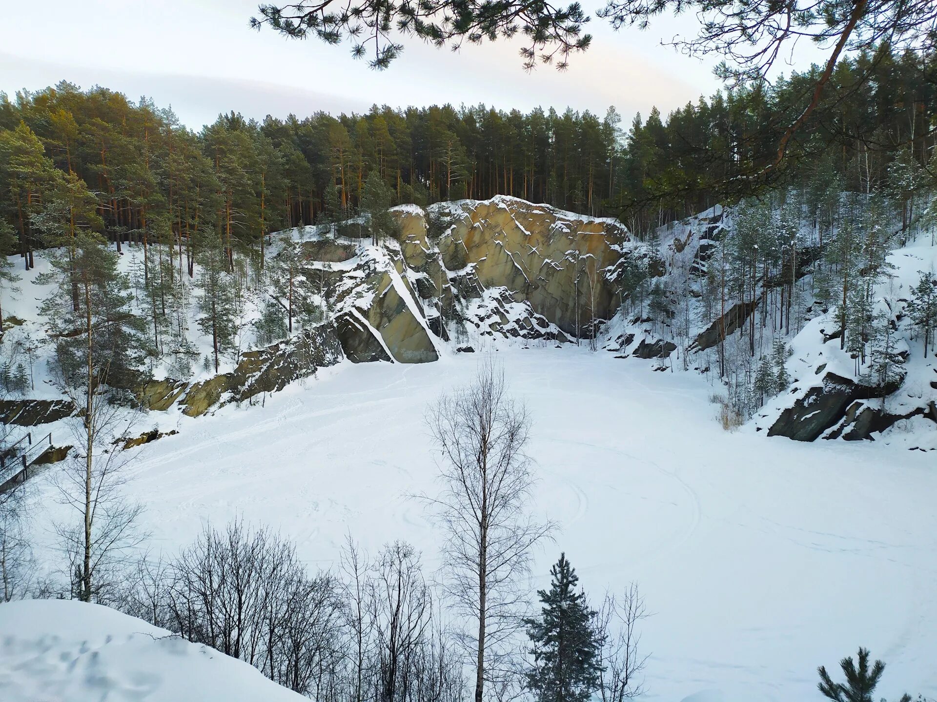 Тальков камень Сысерть. Бажовский парк Сысерть зимой. Парк Бажовские места Сысерть зимой. Тальков камень Екатеринбург. Сысерть зимой