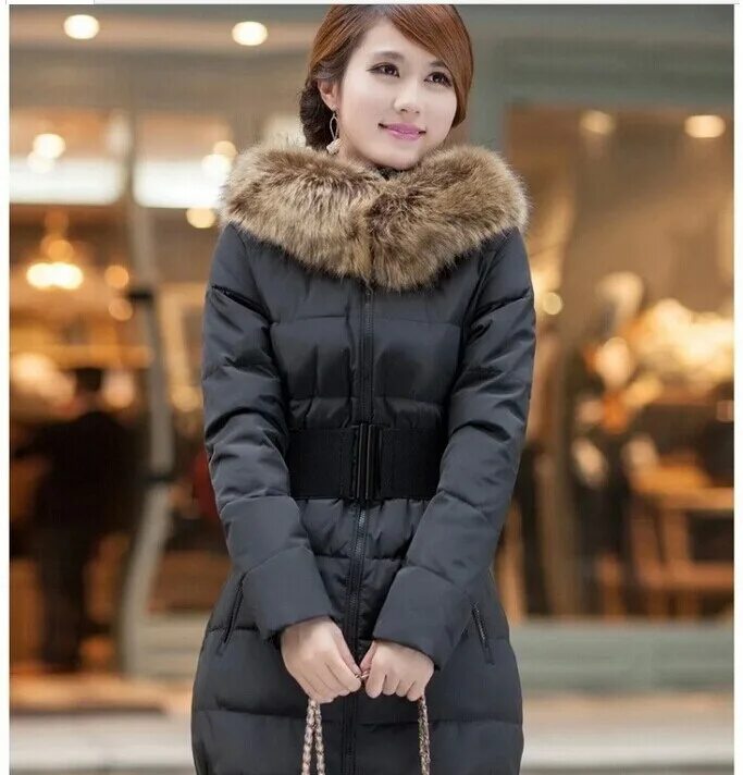 белый пуховик женский зимний. необычные куртки женские. город улан удэ зимние куртки скидки женские. черная зимняя куртка. девушка в коротком пуховике.