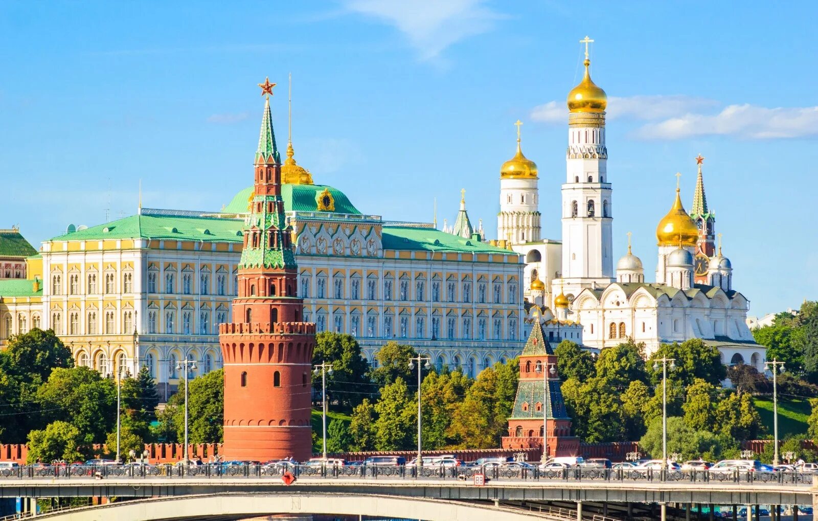 Короткие кремль. Кремль для дошкольников. Кремль обои. Московский кремль москва. Территория кремля в москве.