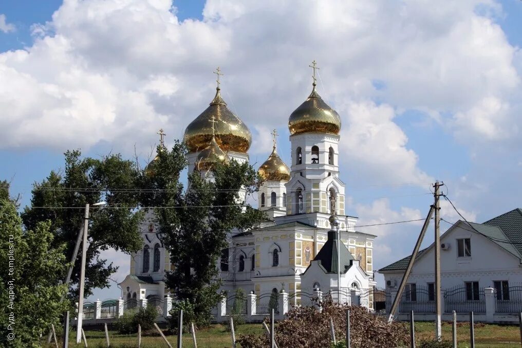 Новодонецкая Церковь Краснодарский край. Храм Выселковского района станицы. Храм станица Новодонецкая Краснодарский край. Новодонецкая Выселковский район Церковь.