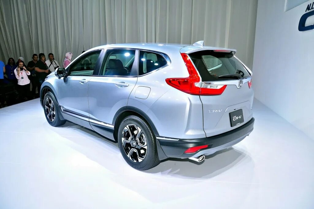 Cr v 5 поколения. Honda CR-V 5 поколения. Хонда CR V 5 поколения. Honda CR-V 5 Рестайлинг 2021. Переднеприводный CR-V 5 поколения.