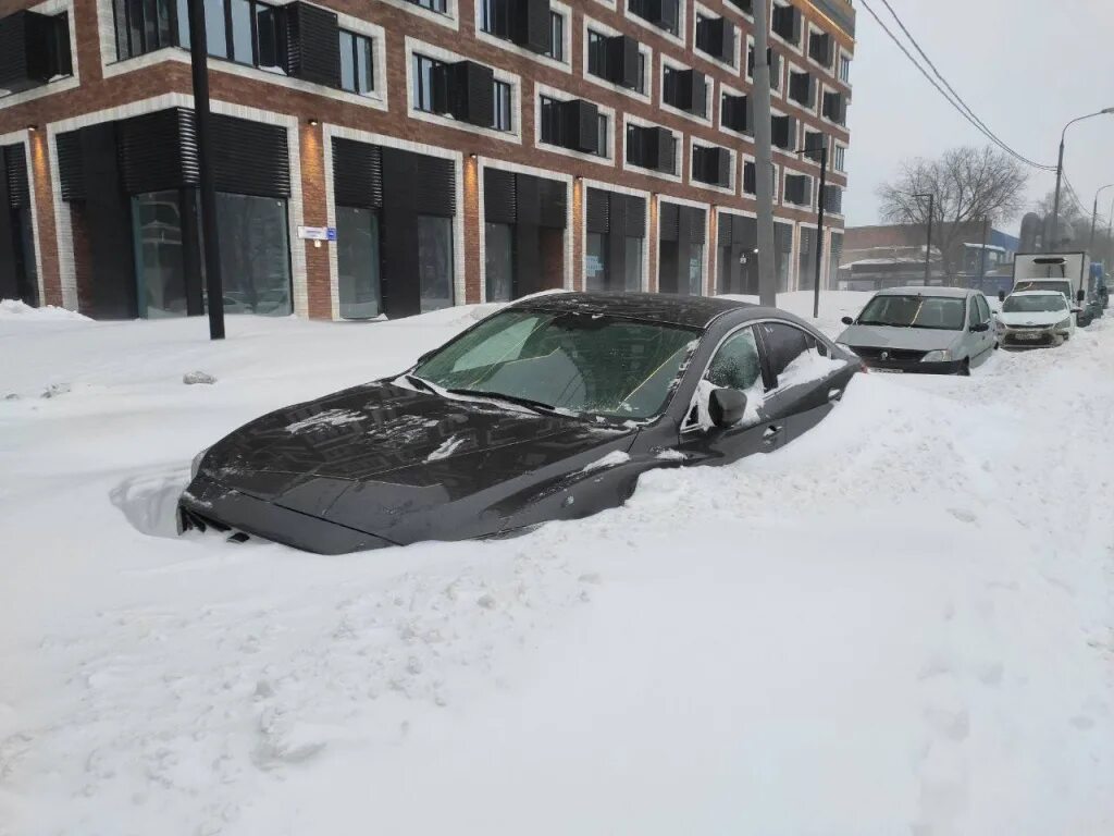 Сильный снегопад в Москве 2021. Снегопад в Москве 13 февраля 2021. Снежные заносы в Москве. Сегодняшний снегопад в Москве. Сугробов сегодня