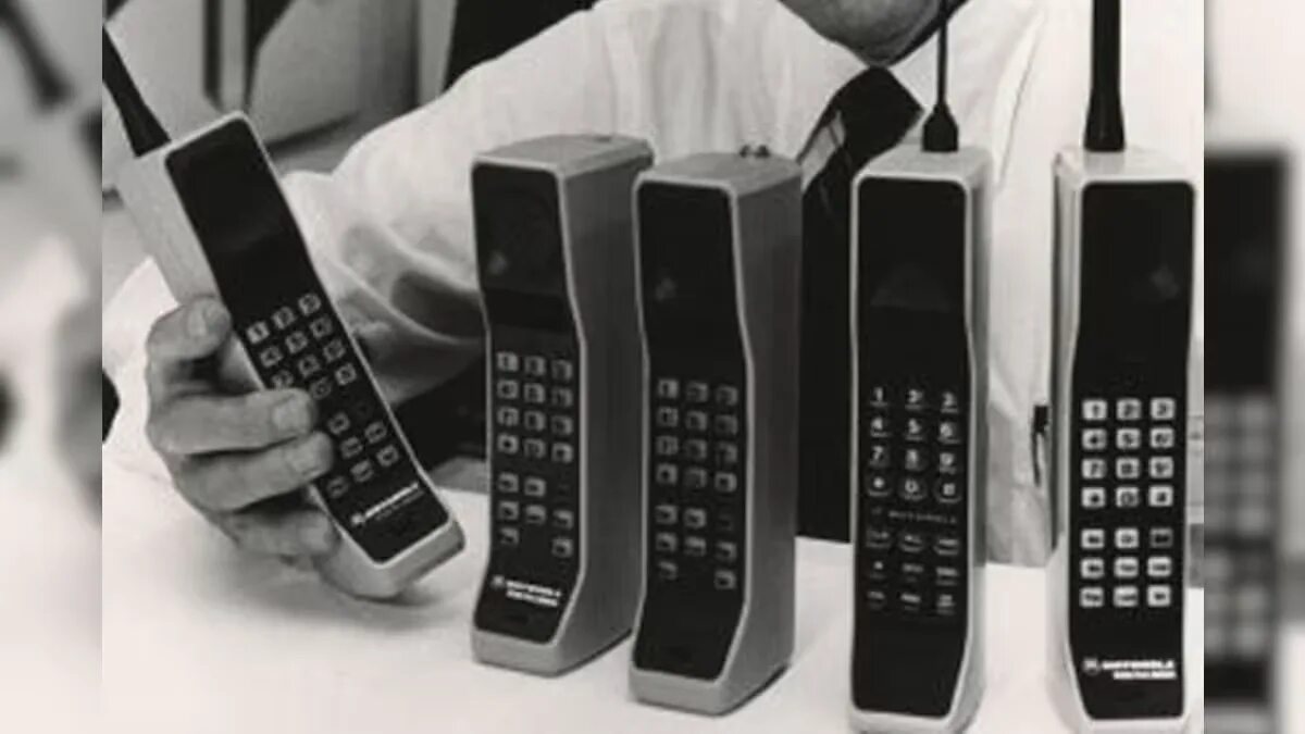 Motorola DYNATAC 1973. Motorola DYNATAC 8000x 1983 год. Моторола DYNATAC. Motorola «DYNATAC» 1973 год..