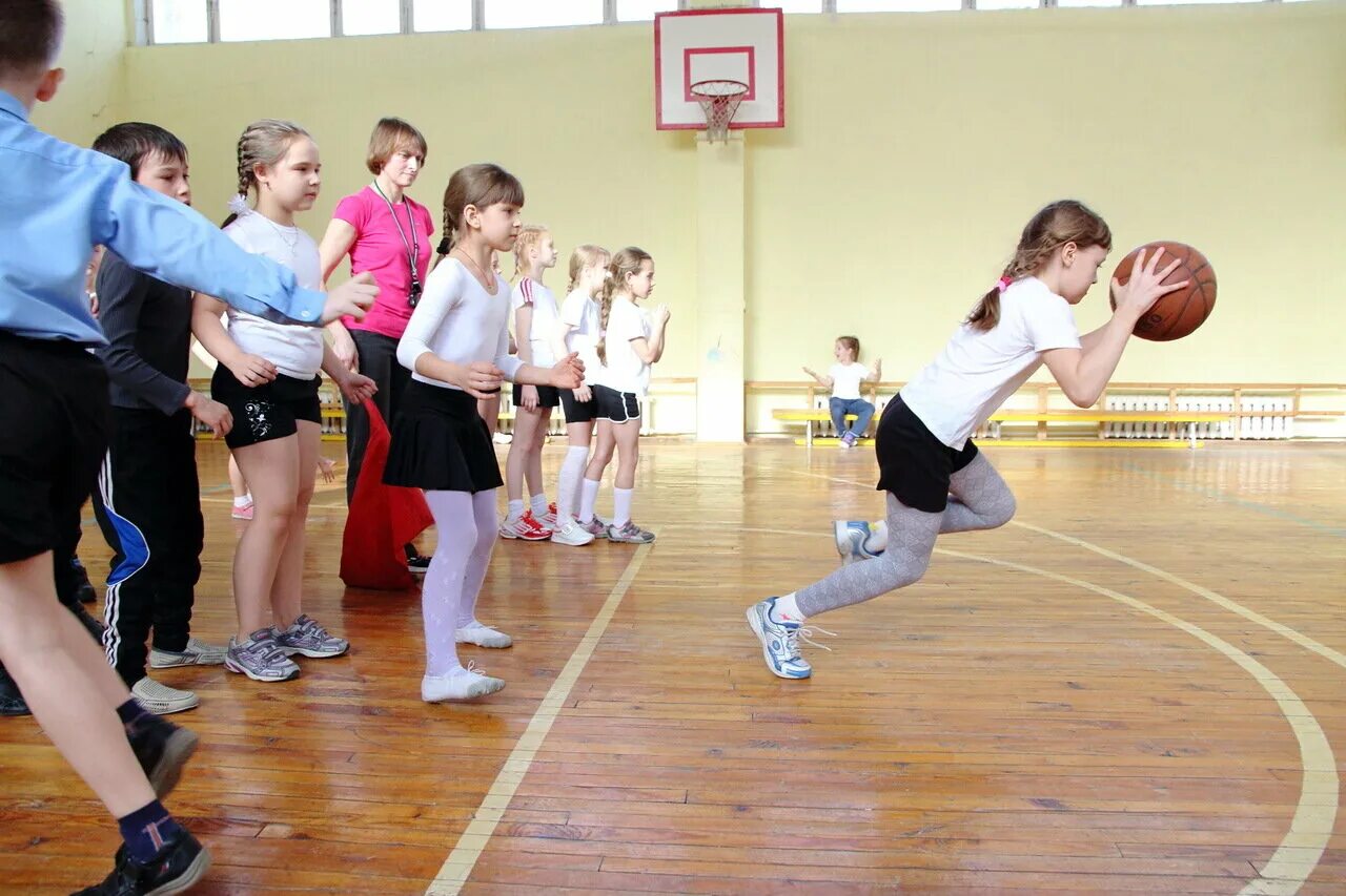 Веселые старты в школе. Спортивные соревнования Веселые старты. Спортивные соревнования в школе. Спортивные конкурсы в школе. Веселые старты темы