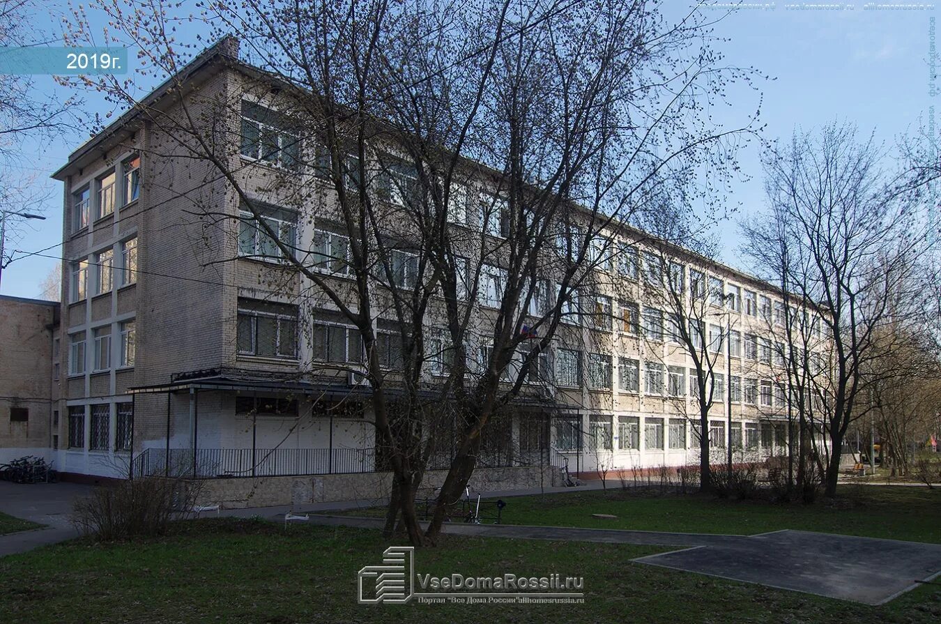 525 школа московского сайт. 525 Школа Московского района СПБ. Школа 525 проспект Космонавтов. Проспект Космонавтов, 18к2 Санкт-Петербург. 525 Школа Московского района Космонавтов 21.