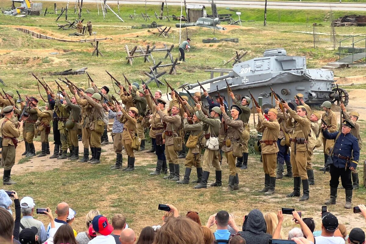 Военно-историческая реконструкция. Поле Победы парк Патриот. Военно-историческая реконструкция парк Патриот. Военно-исторические объекты Севастополя. Севастополь военная операция