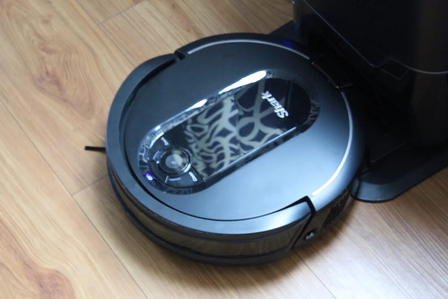 Робот пылесос vacuum cleaner r1. Shark IQ Robot Vacuum. Робот пылесос роборок g10. Робот пылесос Максвелл. Irbis 0221 робот пылесос.