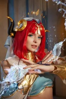 Nilou cosplay