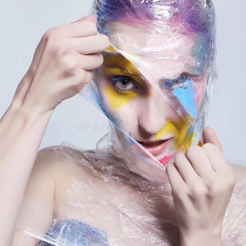 Plastic girl. Куча бутылок. Plastic girls. Пластик герл. Plastic girls.