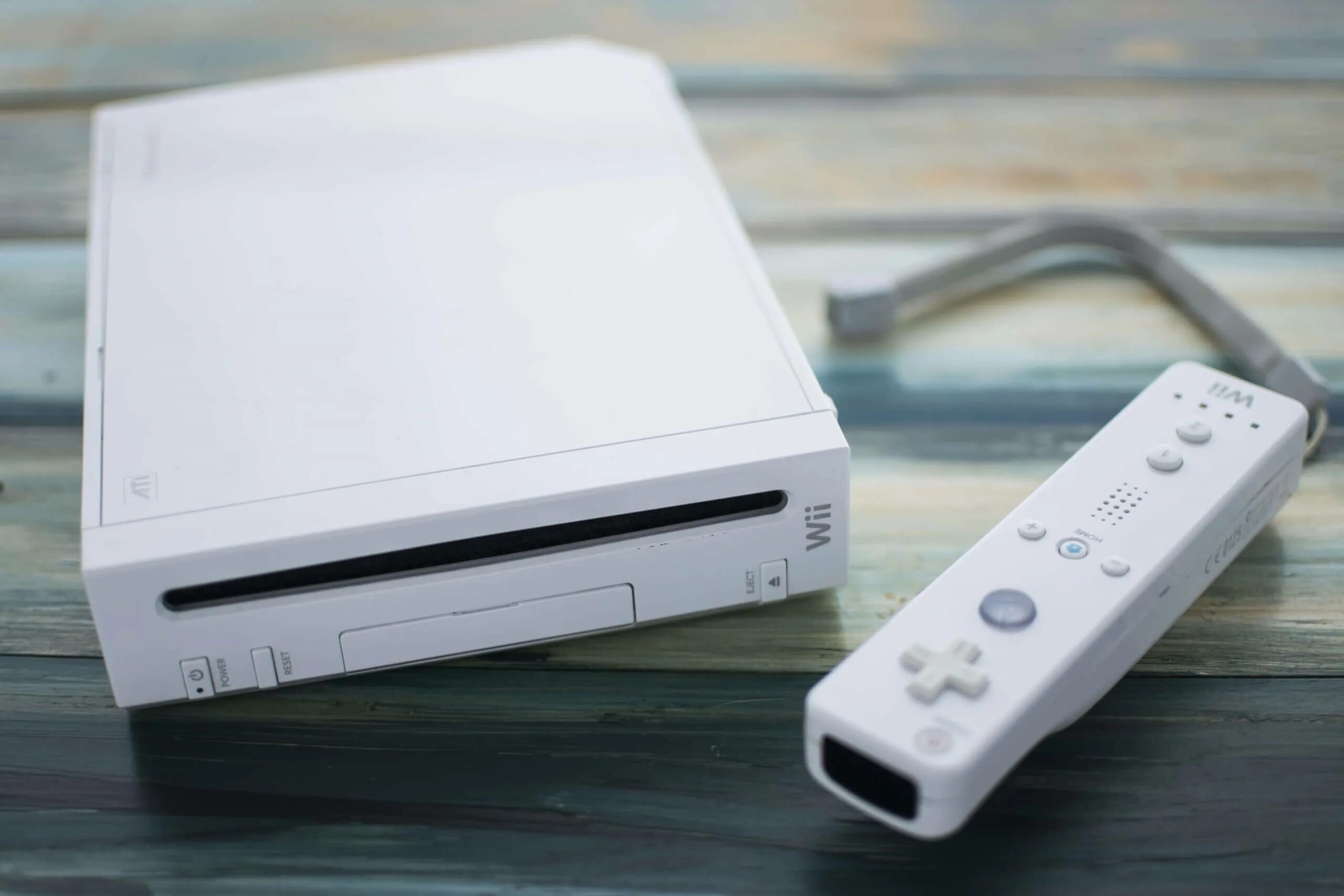 Wii console. Nintendo wii download. Игровая консоль nintendo. Нинтендо wii. Nintendo wii 2009.