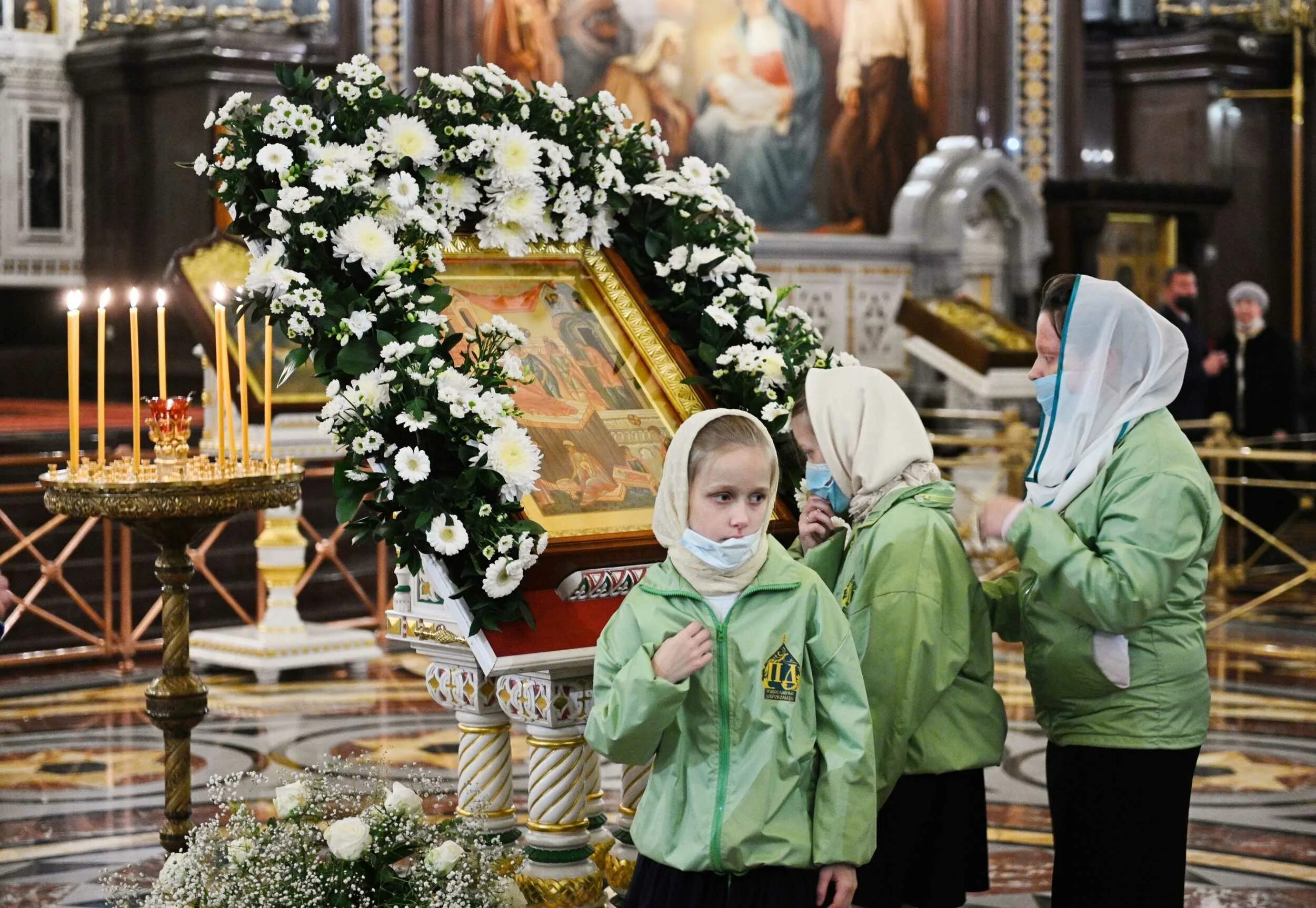 26 Сентября память обновления храма Воскресения Христова в Иерусалиме. Праздник Воскресения Словущего. С днем празднования Воскресения Словущего. Торжественное крещение в храме Воскресения Словущего.