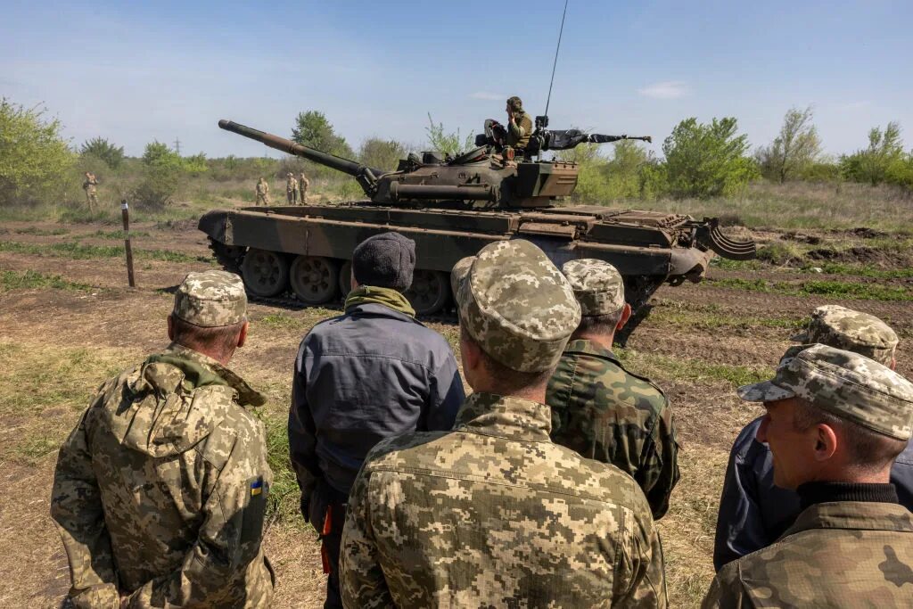 Украинские военные. Украинские войска. Военная операция на Украине. Украинские танкисты. Военная операция на украине мнения