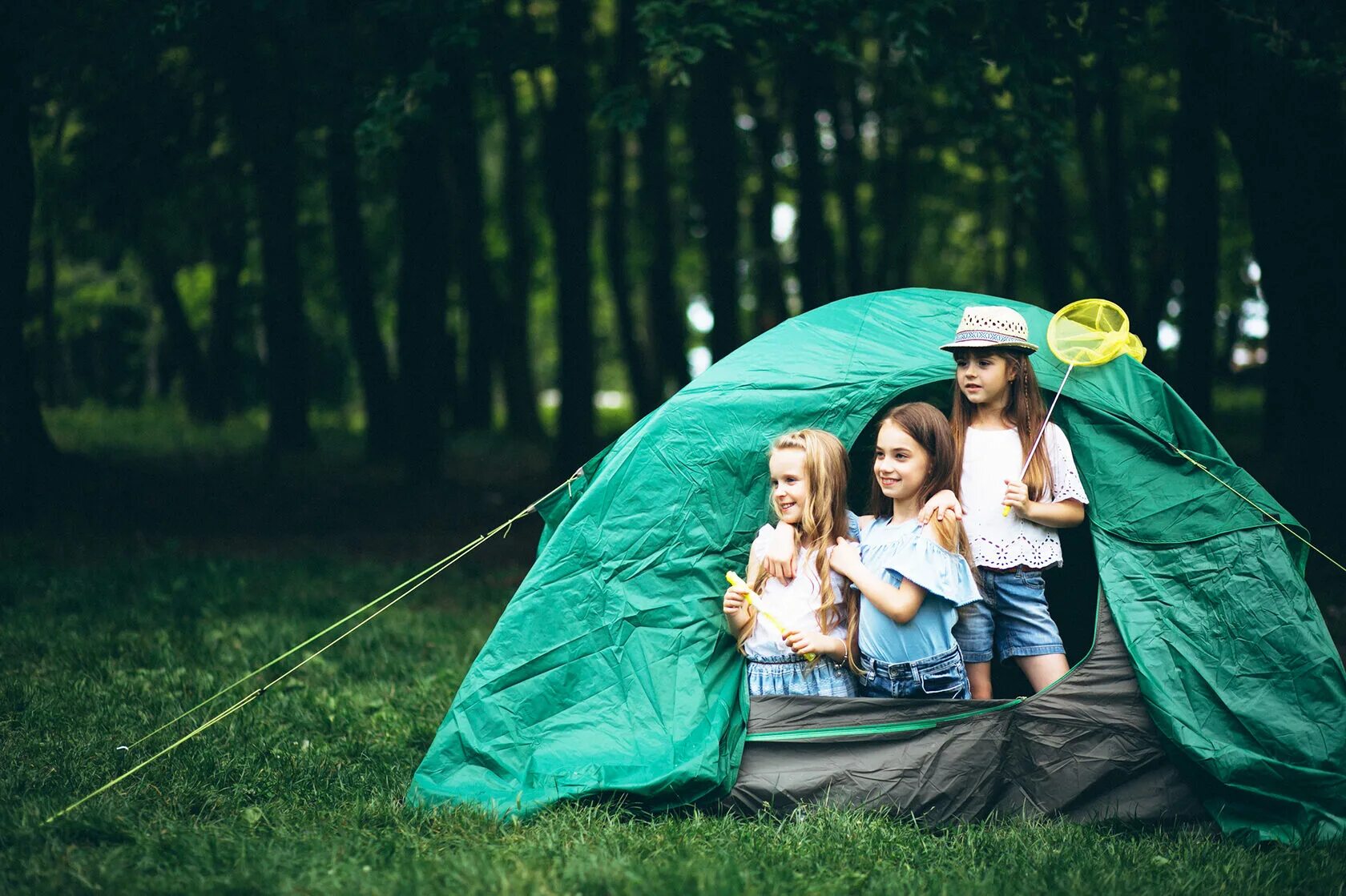 Child camping. Палатка для детей. Фотосессия на природе. Отдых на природе. Фото природы.