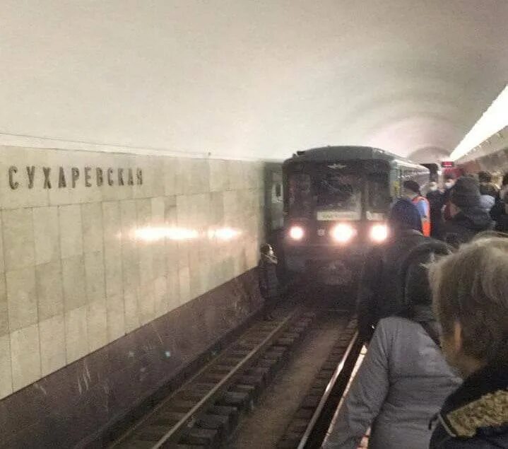 Калужско-Рижская линия поезда. Станция Сухаревская. Поезда в метро Москвы Калужско Рижская. Метро поезд на Калужско Рижской линии.