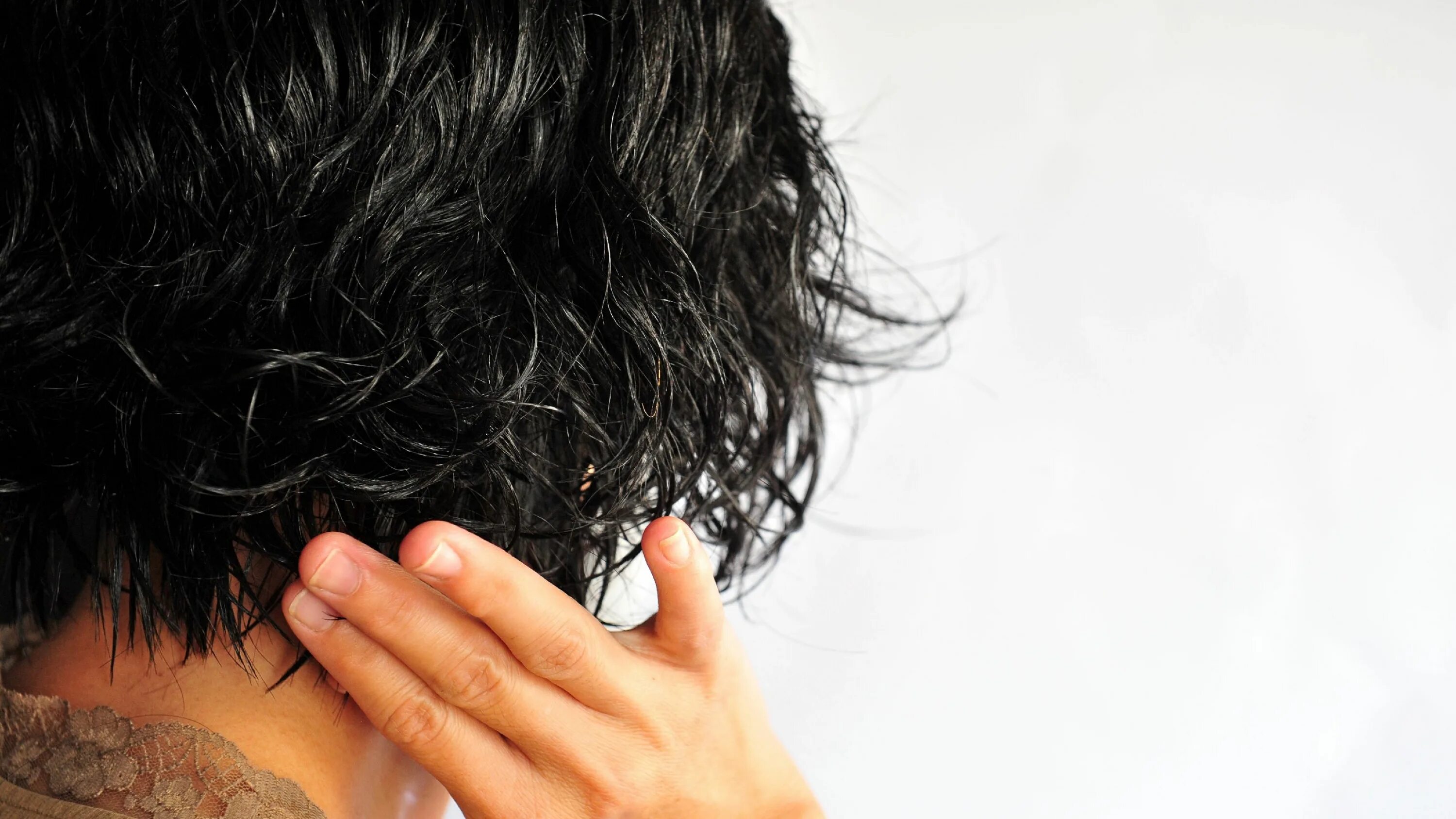 Здоровые мужские волосы. It can hair. Парень с косичкой. Как взъерошить волосы. It can hair.