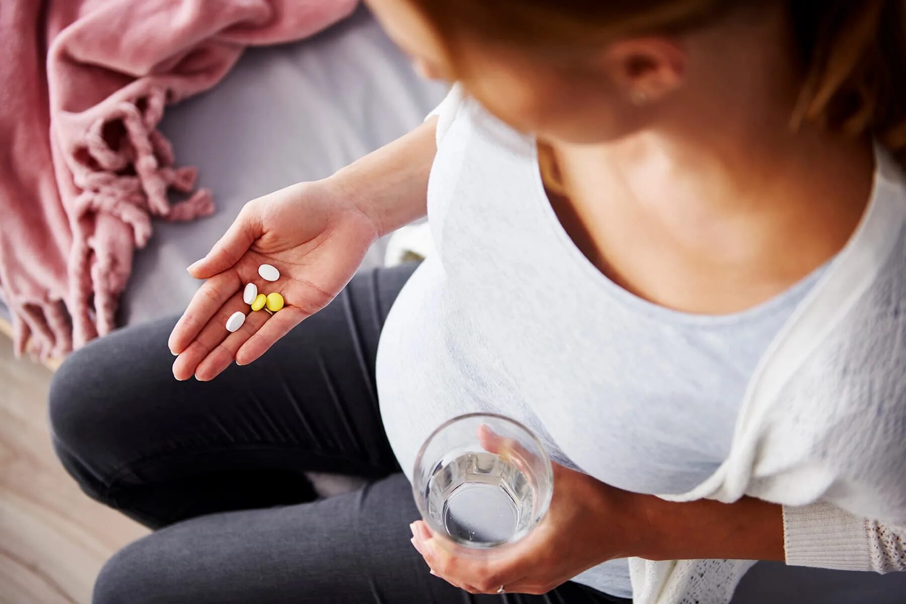 Принимать витамины во время беременности