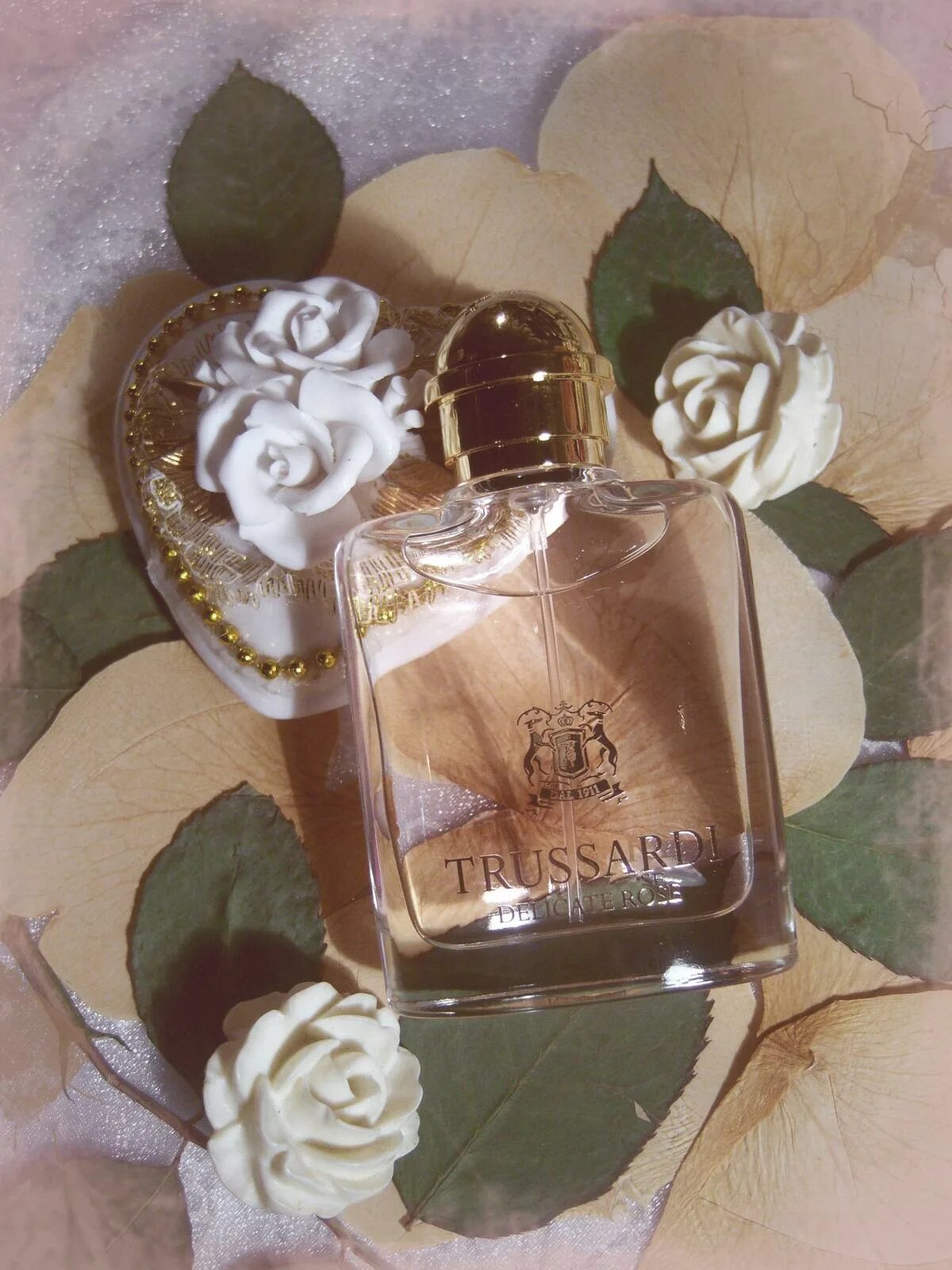 Труссарди фрагрантика. Trussardi donna, парфюмерная вода, спрей 100 мл. Труссарди фрагрантика. Туалетная вода trussardi "uomo the red" 100 ml. Trussardi my name духи белые.