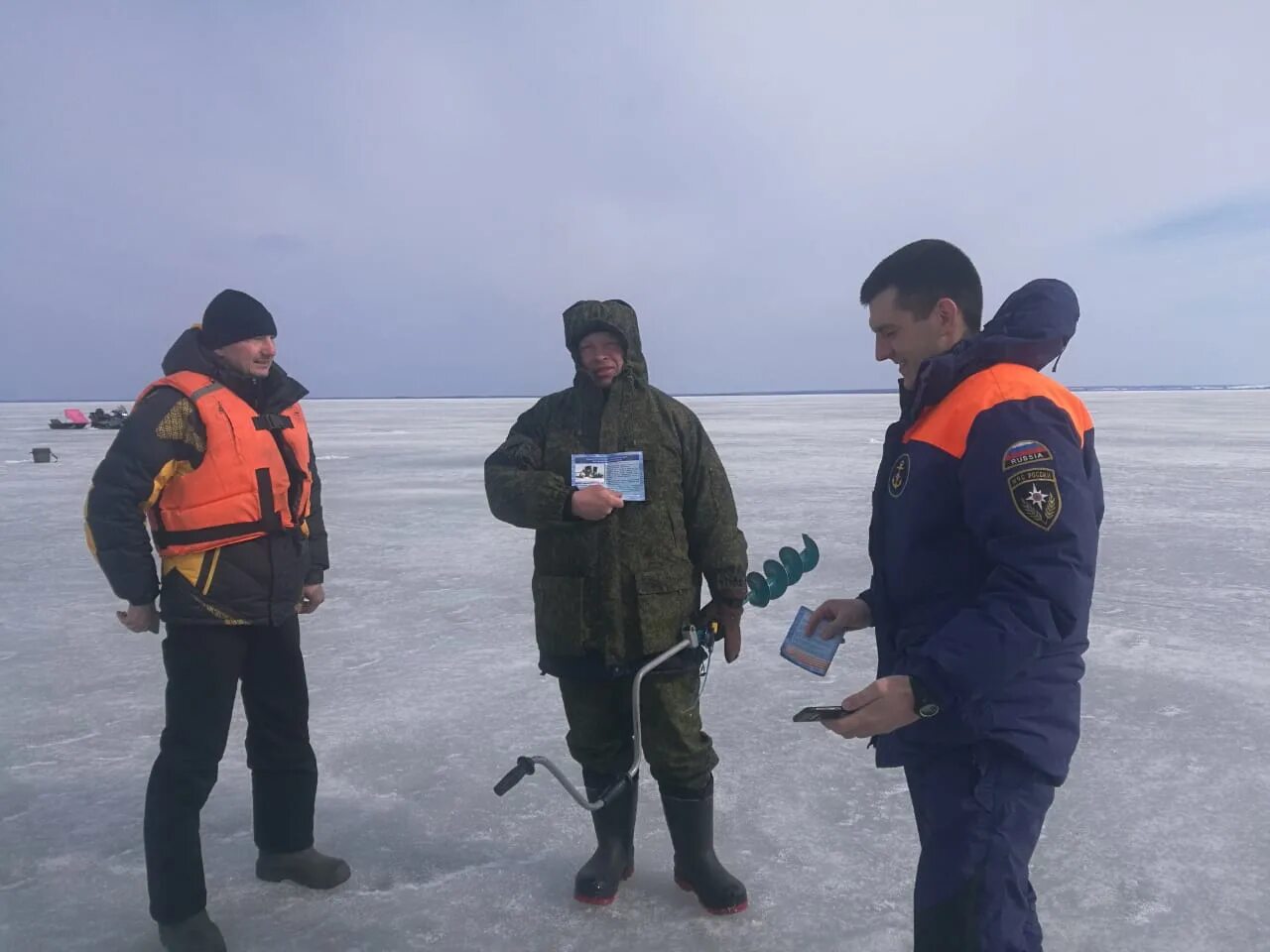 Выход на лед на рыбинском водохранилище. ГИМС МЧС России по Вологодской области. Лед на Рыбинском водохранилище сейчас. ГИМС на Рыбинском водохранилище. Запрет выход на лёд в Череповце.