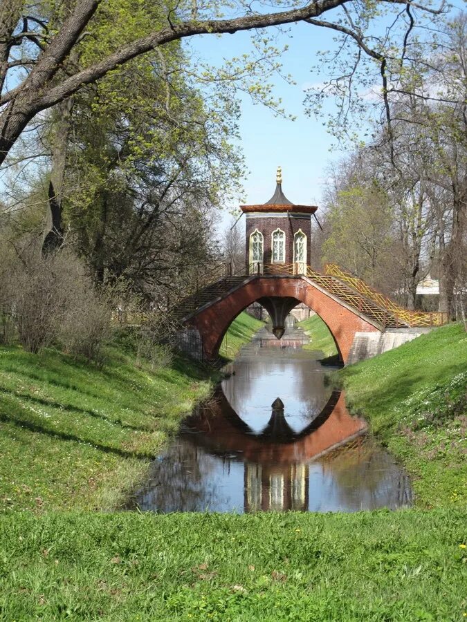 Сад баумана амфитеатр. Где гуляешь парк. Где гуляешь парк. Парк горького сокольники. Парк сокольники подвесной мост.