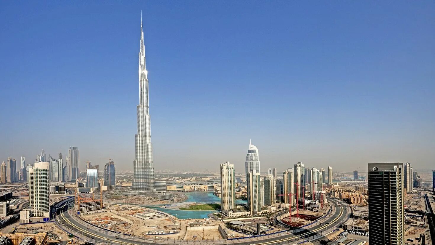 Какой город на огромный. Бурдж-Халифа Дубай. Башня Бурдж Халифа в Дубае. Башня БУШХАЛИФА В Дубае. Дубай здание Бурдж Халифа.