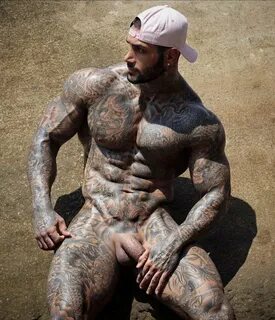 hot tattoo muscle hunk pics. 