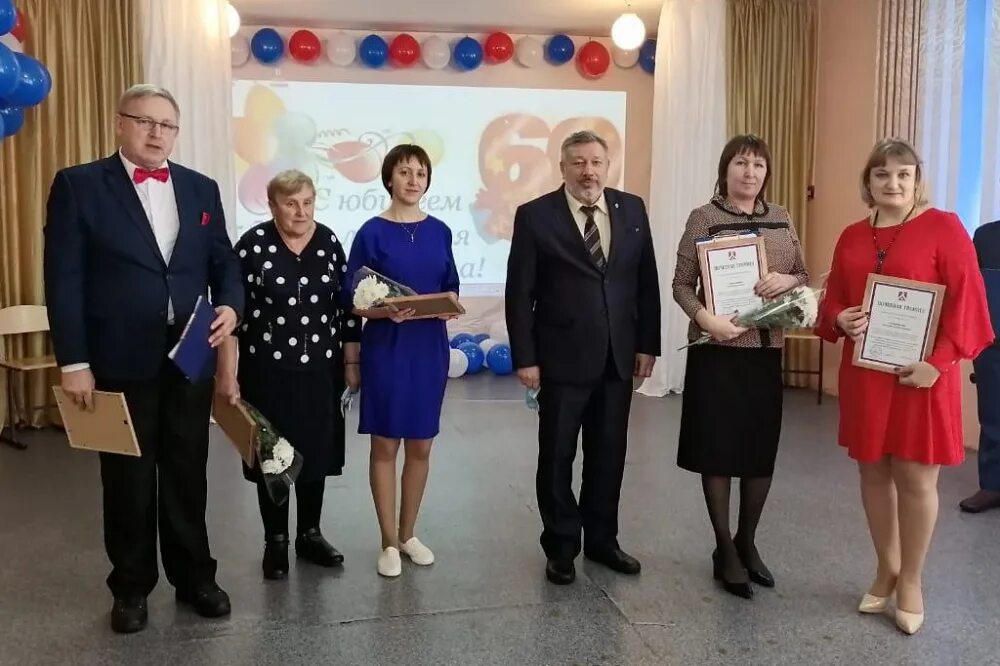 Курагинское управление образования сайт. Рощинская школа 17 курагинский район. рощинская школа курагинского. 60 лет школе. сайт1 школы курагинской учителя.