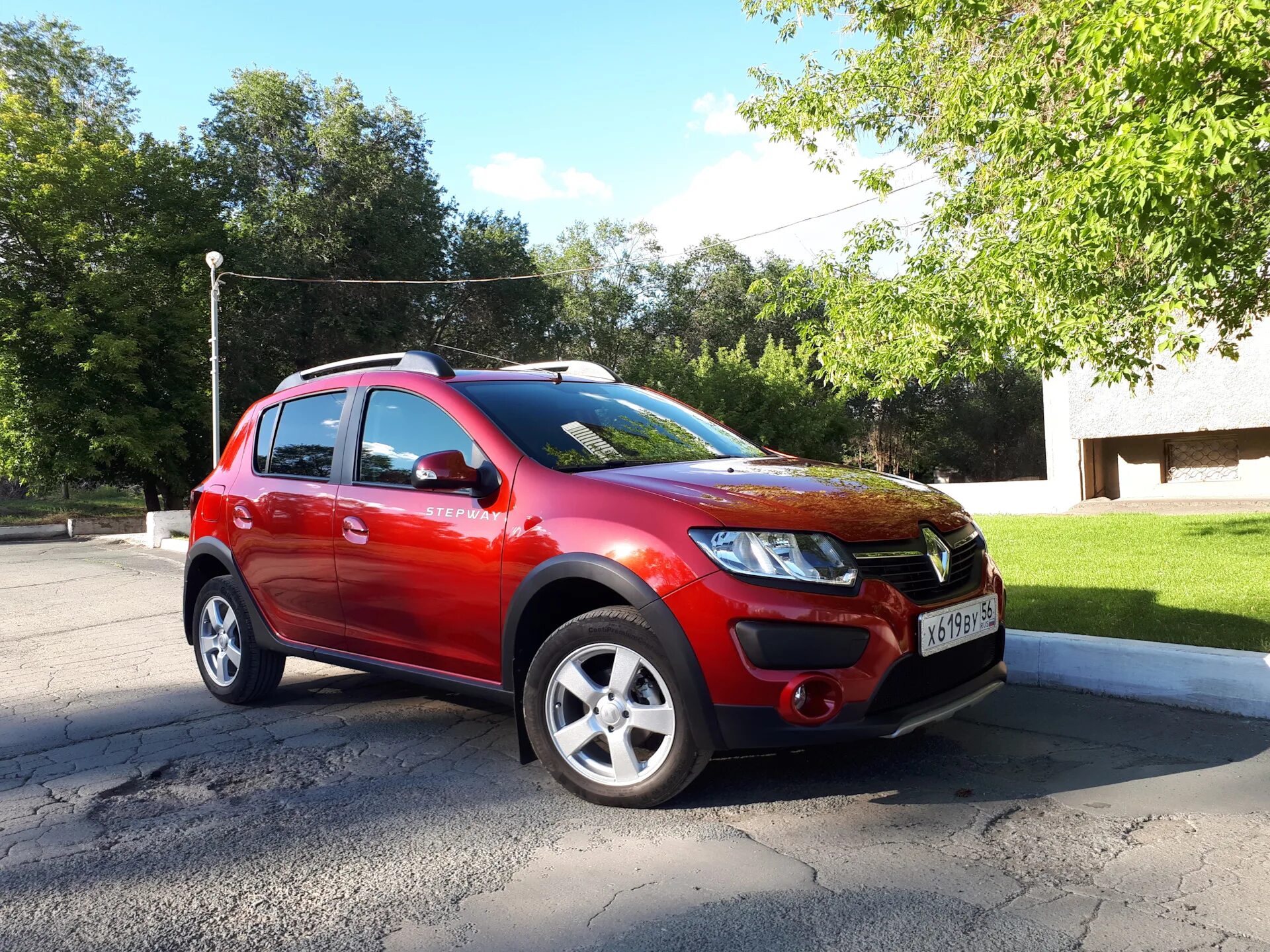 Сандеро степвей 2. Рено Сандеро степвей. Renault Sandero Stepway 2 2021. Рено Сандеро степвей красный. Sandero stepway ii