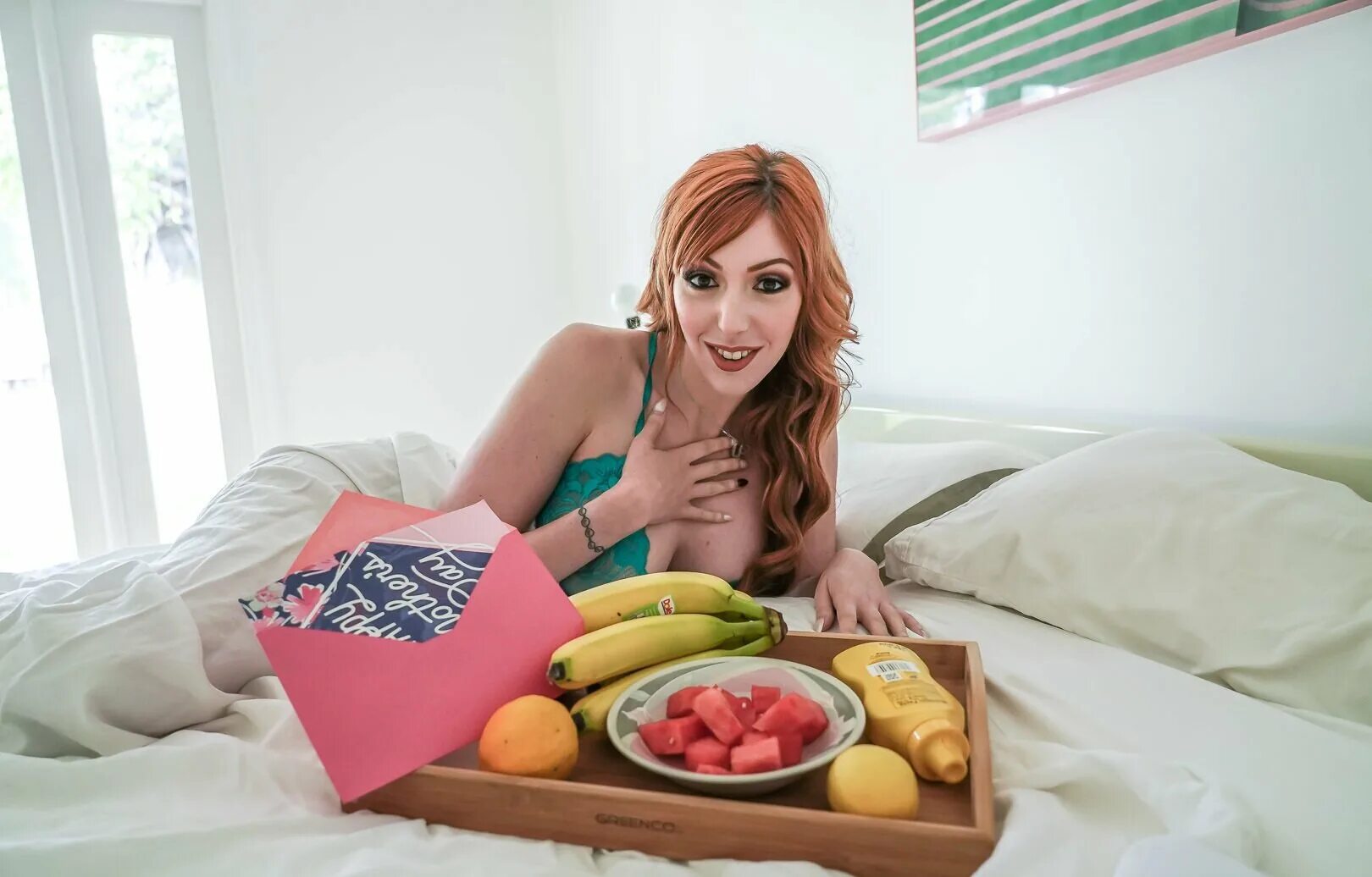 Pervmom. Pervmom актеры. Pervmom лого. Sheena ryder встречает мужа с работы. Pervmom актеры.