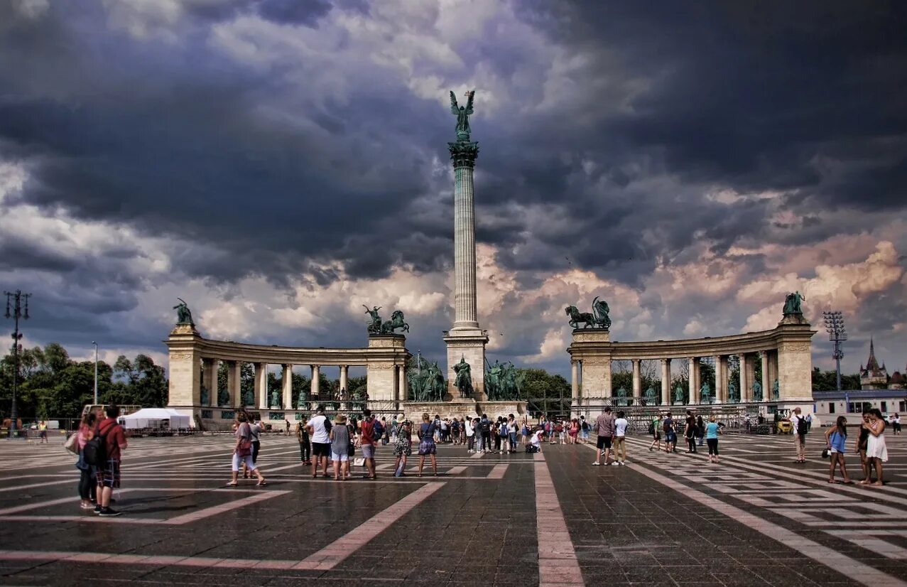 Budapest: Heroes' Square Budapest (Hungary) Jorge Franganillo Flickr