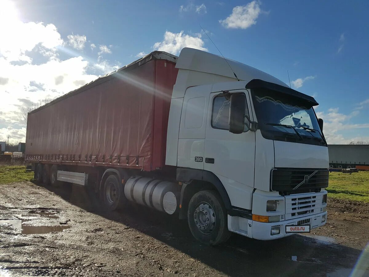 Volvo fh 2000 года. Вольво fh12 2000. Volvo fh12 2000 сцепка. Volvo FH 2000. Volvo FH сцепка.