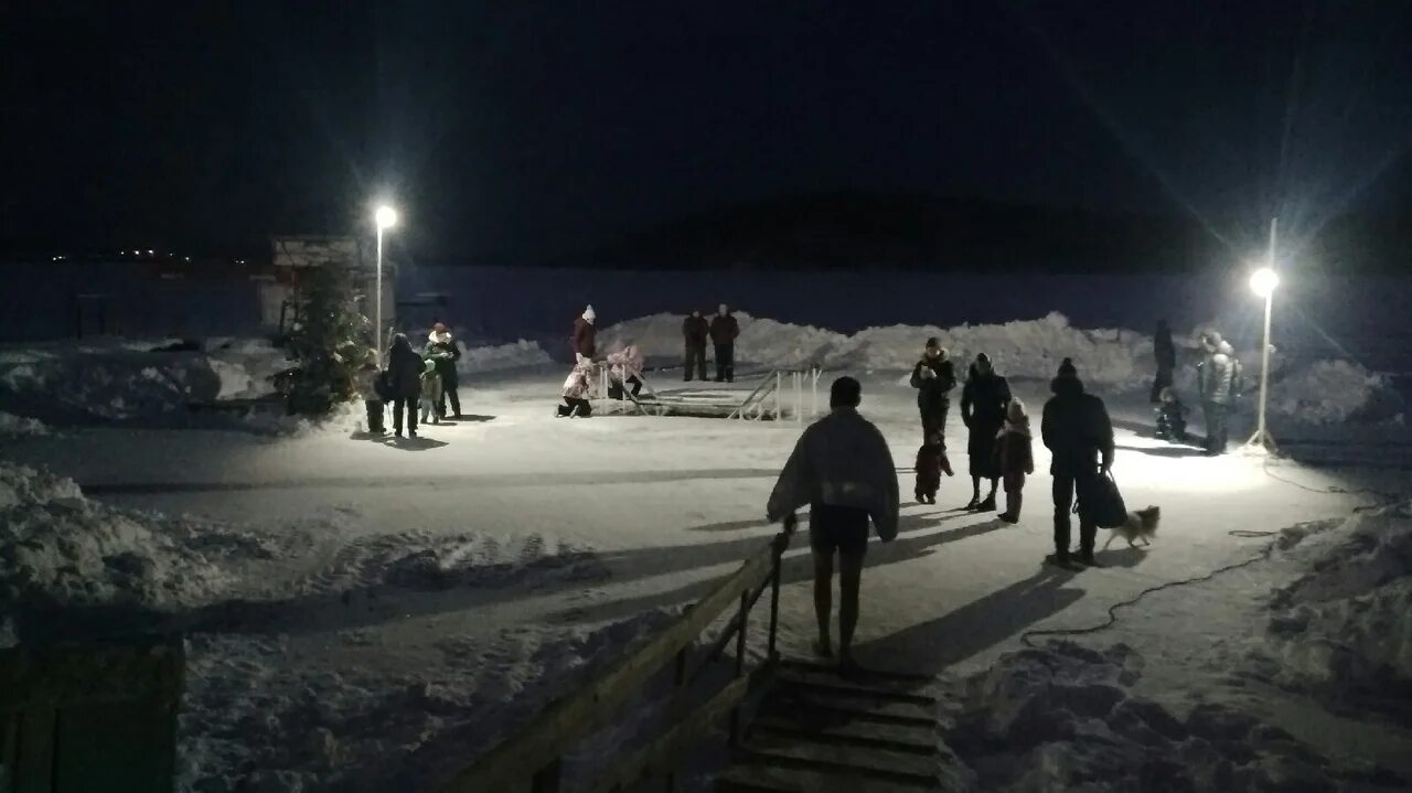 Купель в прокопьевске на крещение. Купели в барнауле на крещение 2022. Крещение новоуральск. Крещение новоуральск. Крещение 19 января дети.