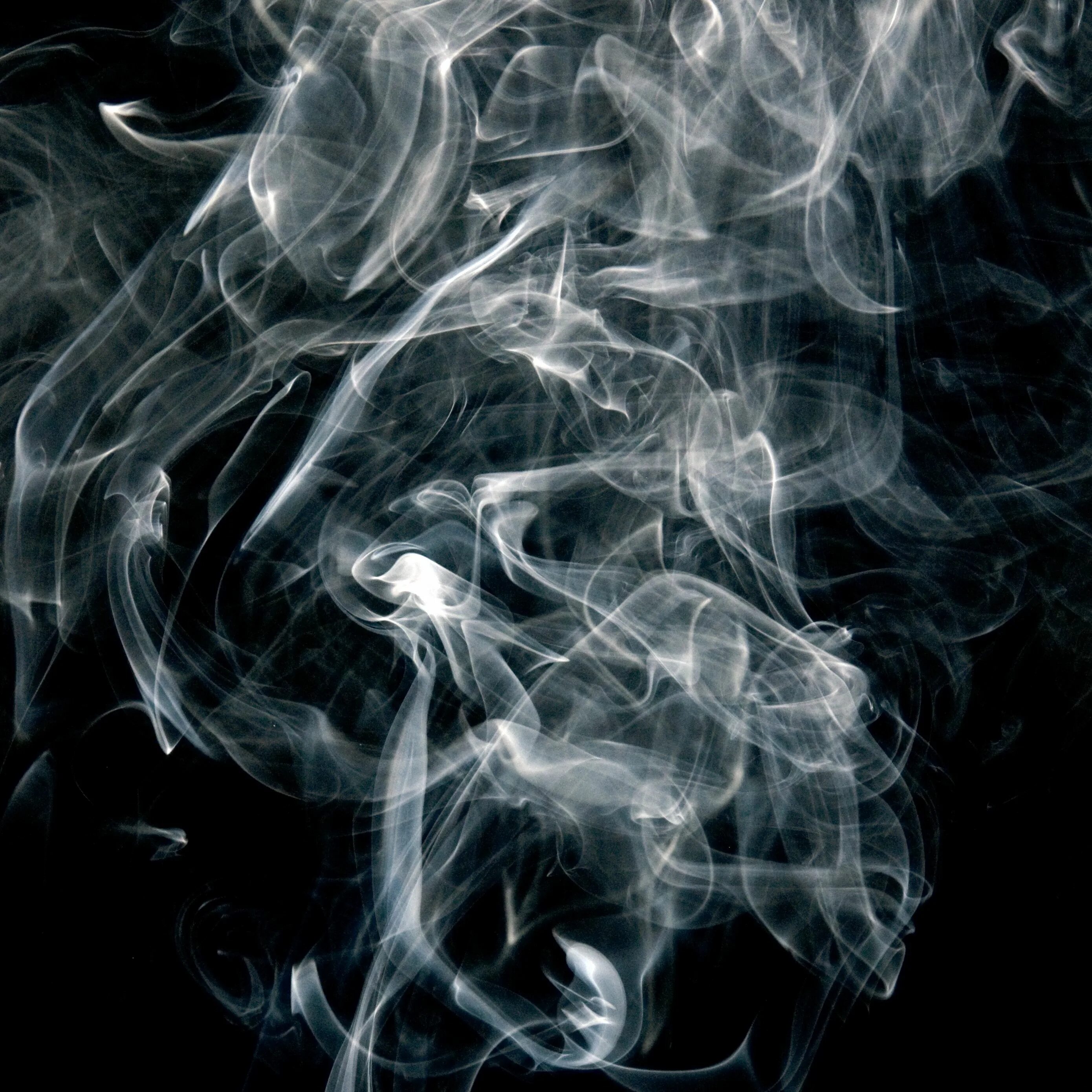 Дым пелена. Серый дым на черном фоне. Эффект дыма. Синий дым. Дым на черном фоне.