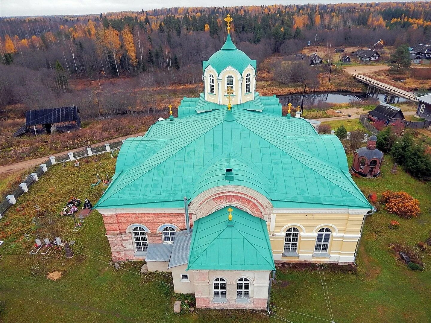 Церковь пояснение. Церковь Николая Чудотворца (Шатур). Церковь Николая Чудотворца (Истра). Церковь Николая Чудотворца в Балашихе. Церковь Николая Чудотворца Красноярск.