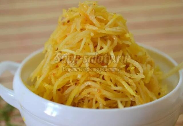 Маринованный дайкон по корейски рецепт. Маринованный дайкон по корейски рецепт. Дайкон по корейски. Маринованный дайкон по-корейски. Белая корейская капуста.