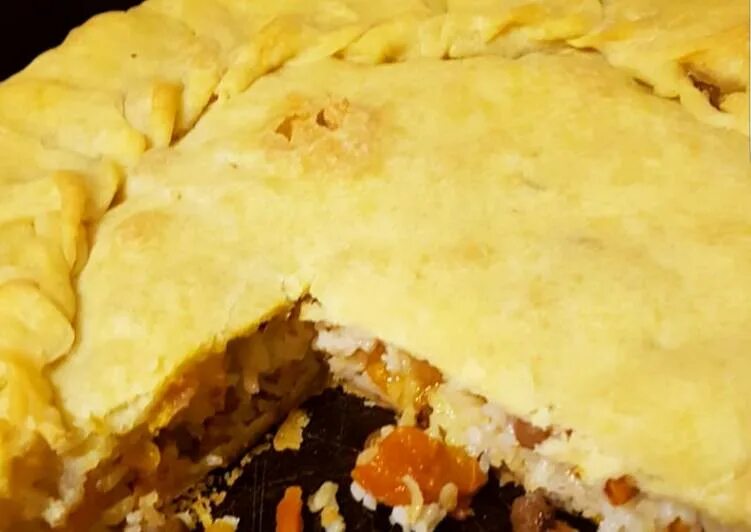 Рецепт пирог рис. Пирог с рисом и курагой. пирог с рисом и изюмом и курагой. пирог с рисом и изюмом. пирог с рисом и сухофруктами.