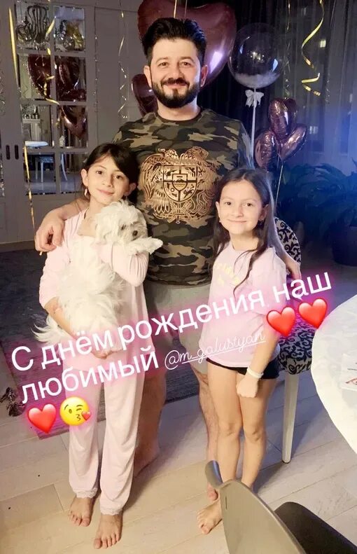 Юморист Михаил Галустян посетил премьеру кинофильма в непривычном для всех образ