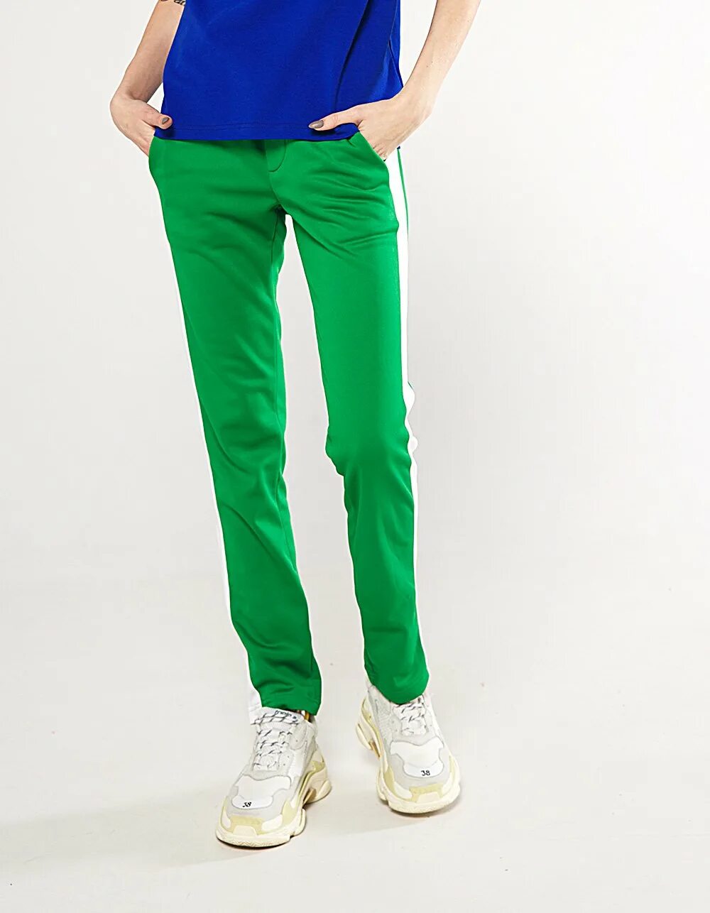 Неоновые штаны зеленые карго. Machine 56 зелёные штаны. Зелёные штаны женские. Салатовые брюки.