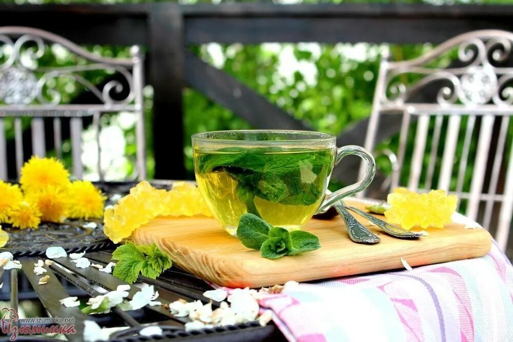 Чай мята 3. Мятный чай. Мята чай. Чай из мяты. Зеленый чай с мятой.