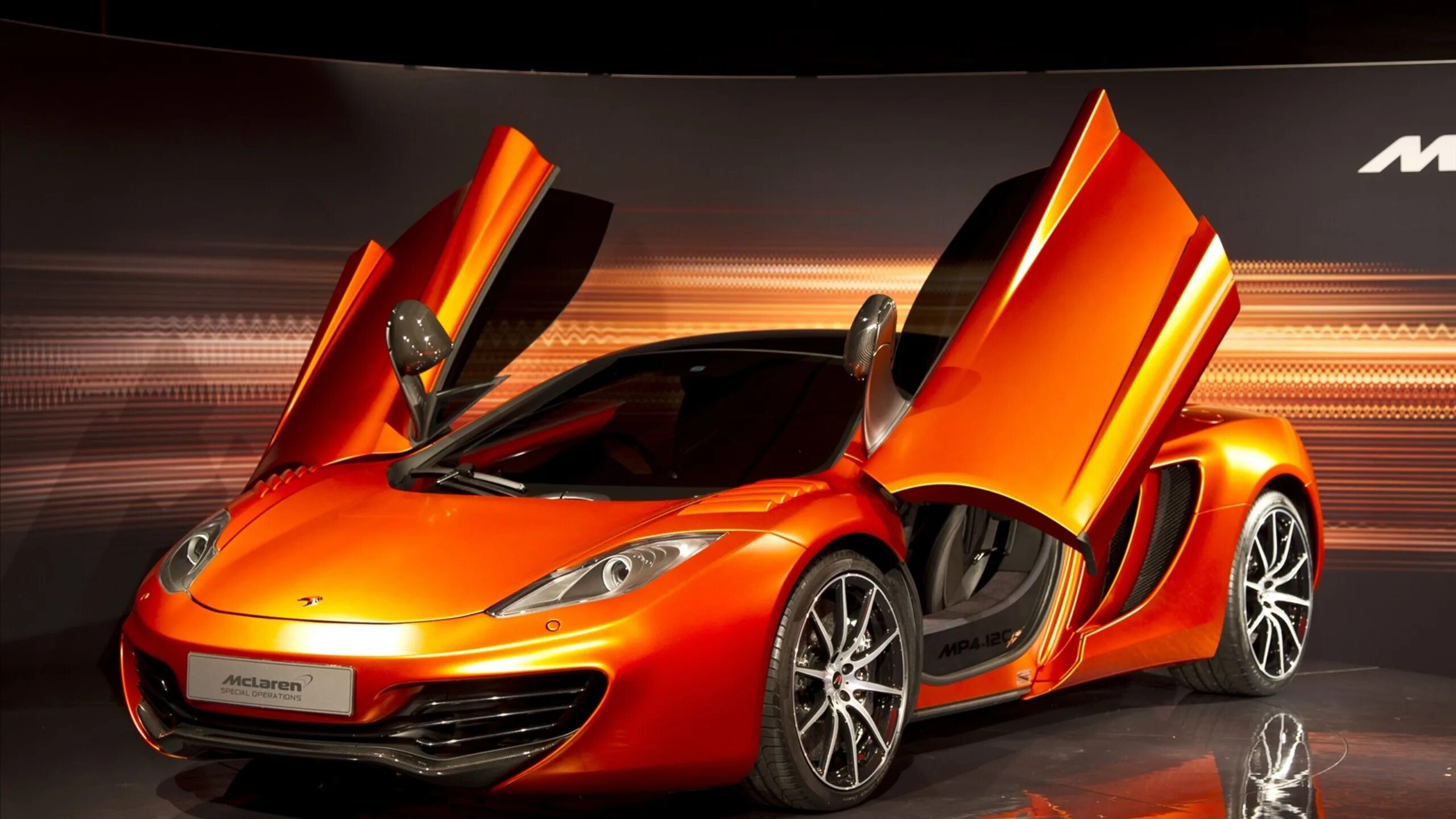 Открой картинки машин. Макларен машина. Макларен mp4-12c. MCLAREN 640. Макларен 420s.